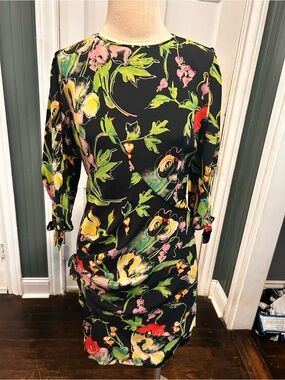 Ungaro vintage dress, 100% silk. 
Floral Print Black Sheath Dress